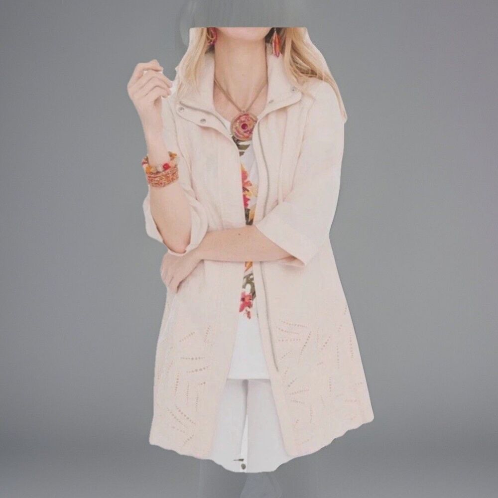 CHICO'S Clam Shell Linen 3/4 Sleeve Cutwork Topper Jacket Size  0 US  NWT